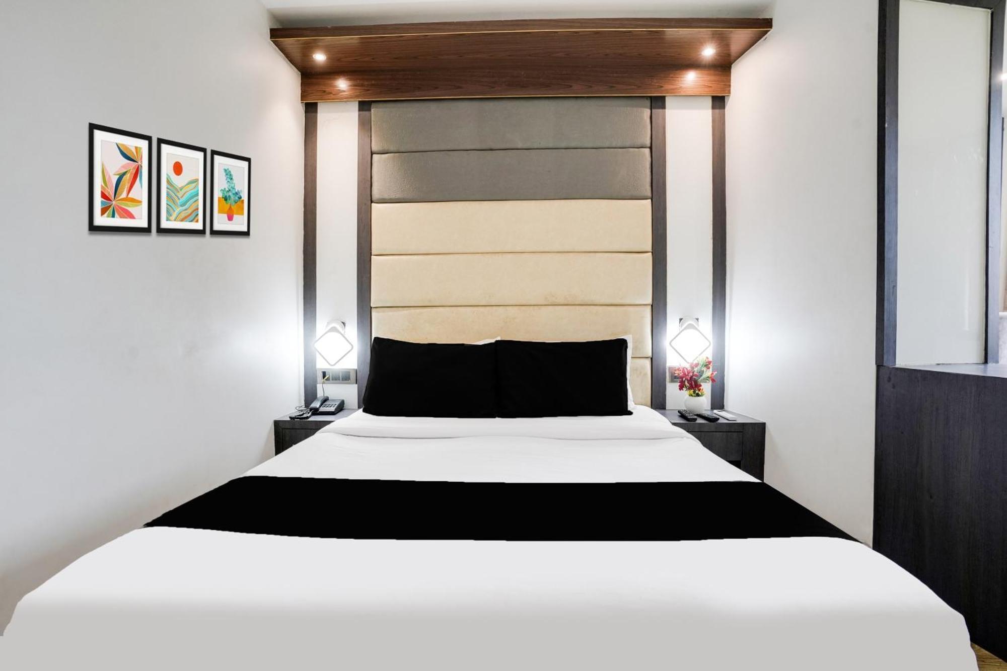 Super Collection O Andheri Near Western Express Highway Мумбаи Экстерьер фото